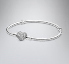 Charm Armband mit funkelnden Herzverschluss